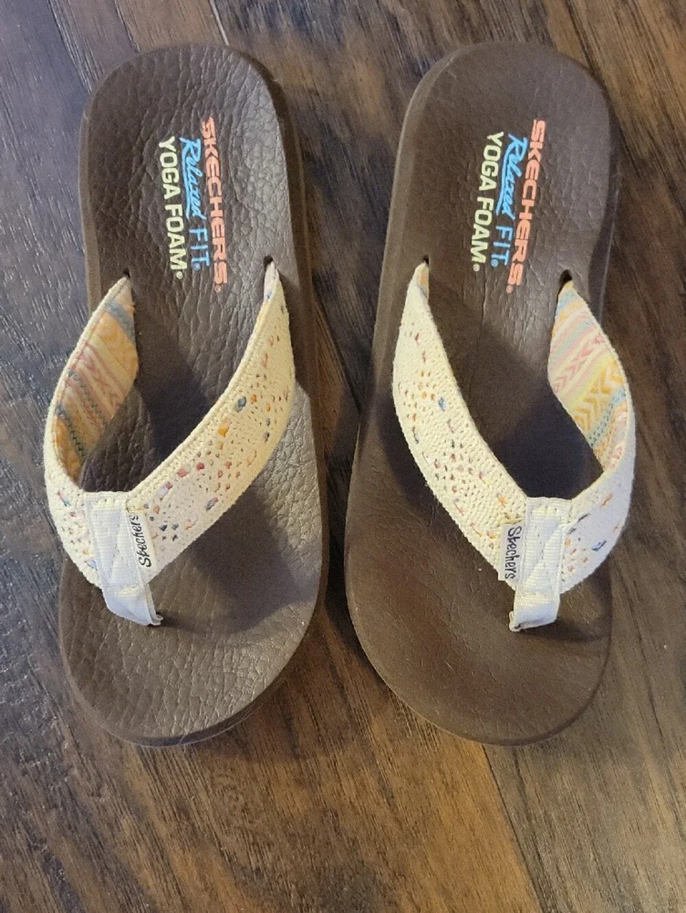 Skechers Womens Brown Flip-Flops with Cream Patterned Straps